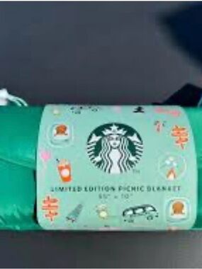 Starbucks Mint Green Patterned Roll-Up Picnic Mat